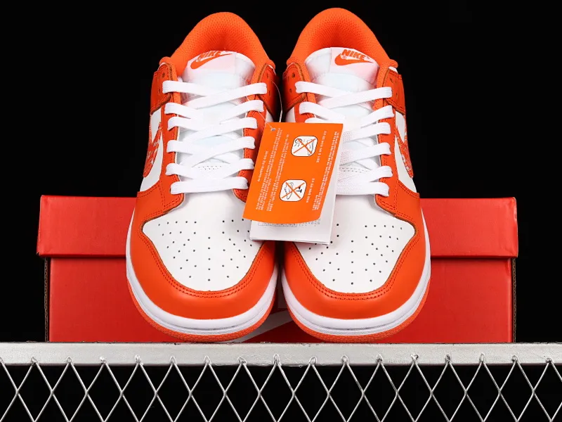 All Categories Nk SB Dunk Series Nk SB Dunk Low Low-top Sneakers F Version Nk Dunk Low "White Orange" Cashew Flower White Orange SB Smashed Backboard Fashion Casual Sneakers DH4401-103